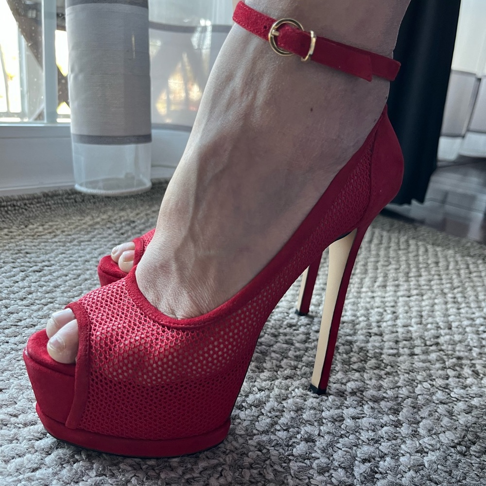 Red mesh heels - Picture 3 of 16